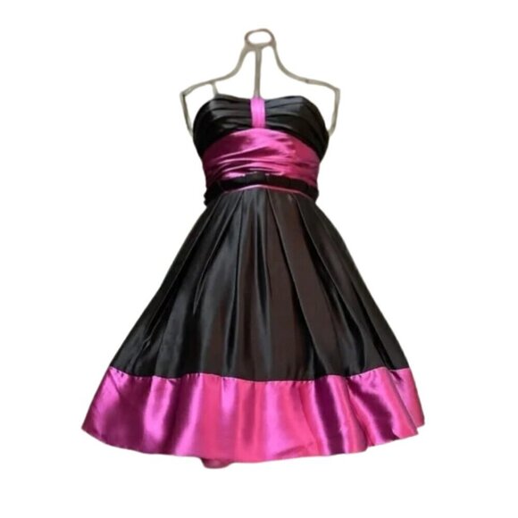 BETSEY JOHNSON Vintage, 100% silk dress, small✨ - Picture 1 of 16